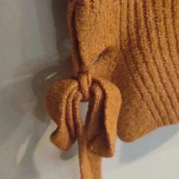 Love Tree camel brown long sleeve rounded v-neck sweater women's medium - Picture 3 of 5